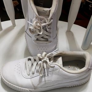 Pumas all white